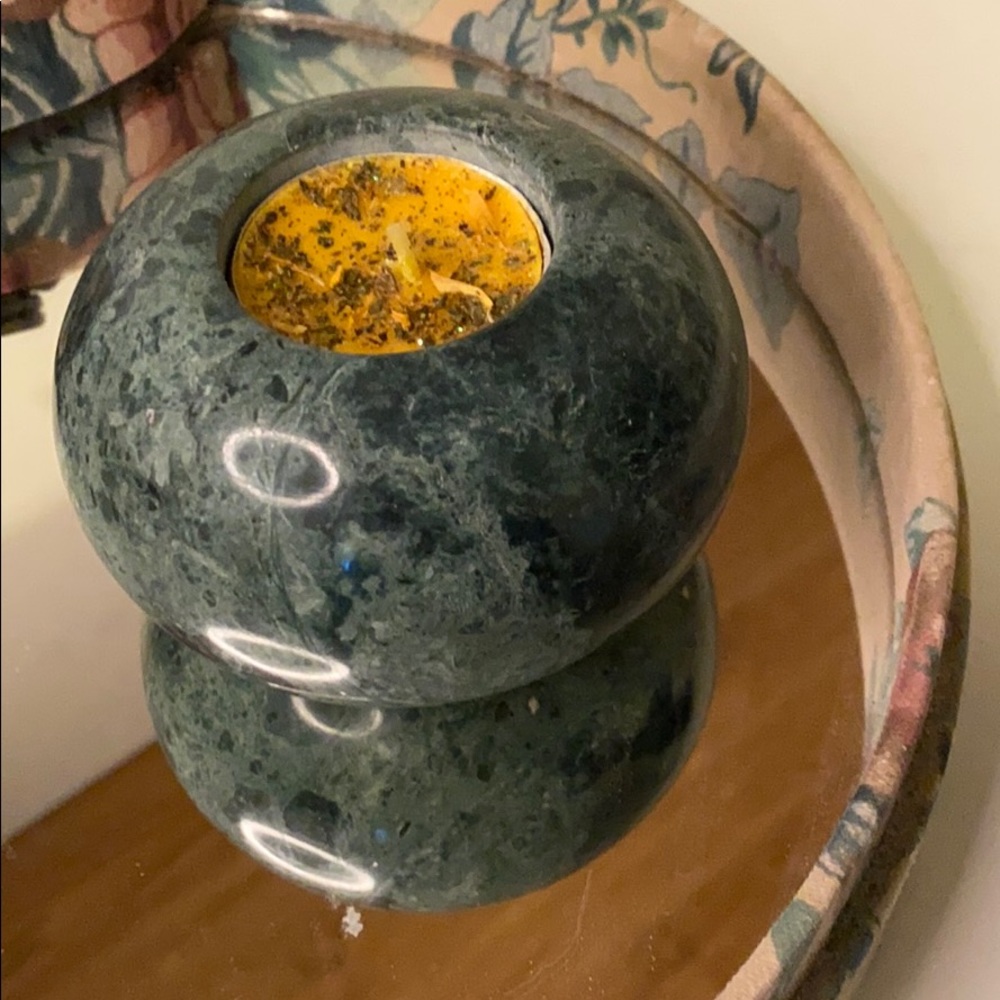 Candle holder